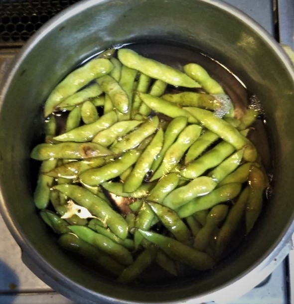【ゆる糖質制限】炊飯器レシピ！枝豆とブロッコリーの炊込みご飯